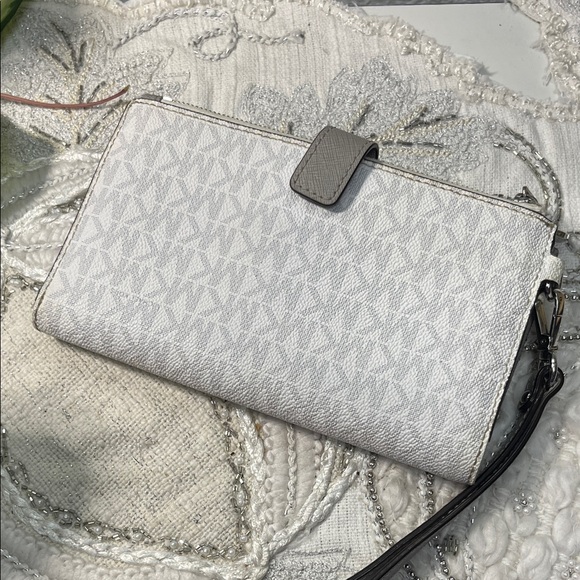 Michael Kors Jet Set Travel Large Logo Double Zip Wristlet - Picture 4 of 10